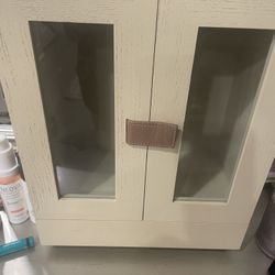 Compact Vanity Too Standing Jewelry Case