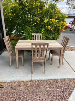 ✨ 5 Piece Farmhouse Dining Table Set  ✨ ($10 delivery )