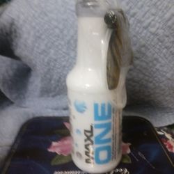 I bought this on line it's supposed to make your car real shiny but I lost my car I never got to use it I bought four bottles $200 I know I didn't mea