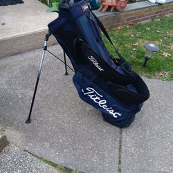 Titleist Golf Club Bag Nice. Free Stand