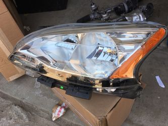 2013 Nissan Sentra headlight left OEM