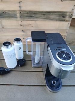 Working Keurig K-Supreme Plus Single Serve Coffee Maker With Everything You See With It Included  (  Only Cofee Maker Available $10)