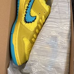 Grateful Dead Nike SB Dunk Low Greatful Dead Bears Opti Yellow sz 7.5 MENS AND WOMAN SZ 9