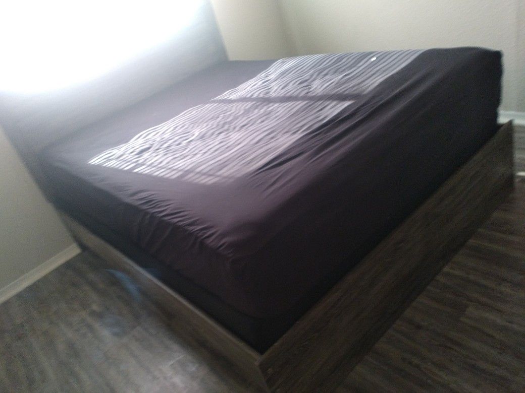 THREE PIECE BEDROOM SET