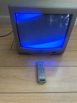 Sanyo 13” CRT TV Television w/ Remote Control