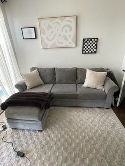 Havertys Kara Sofa with Reversible Chaise – Gray