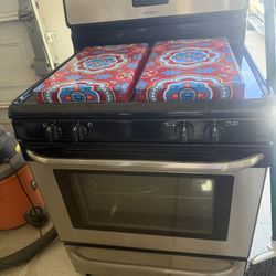  Fridigaire Stove