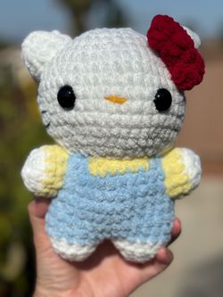 Crochet Hello Kitty Plushie 🎀 handmade 🎀