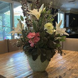 Floral arrangement $10
