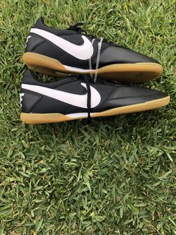 Barriga Leve Separar Nike Davinho Indoor Soccer Shoes Black/White New size 11 1/2 $40 for Sale in  Garden Grove, CA - OfferUp