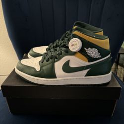 Size 11 Nike Air Jordan 1 Mid Noble Green Pollen White 554724-371