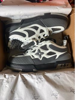LV ( Louis Vuitton runners shoes )