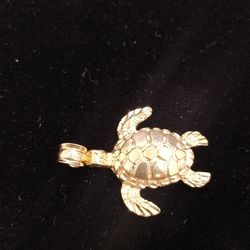 14K Turtle Pendant