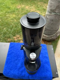 extractor de jugos de prensado en frío vertical de la marca JUILIST