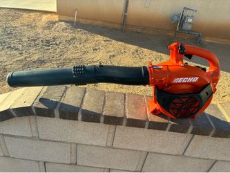 Echo gas handheld leaf blower PB2520 170MPH. LIKE NEW. Price is Firm!