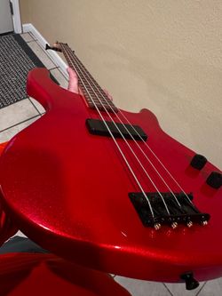 2021 Dean Bass Guitar