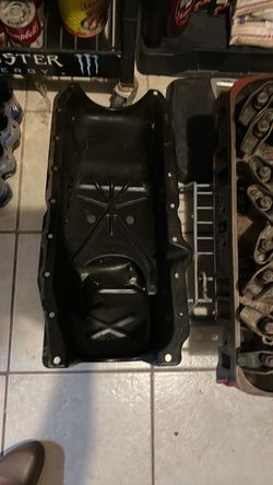 Engine stuff sbc 350 / tools for small block re builds ;12 inch infinity subs