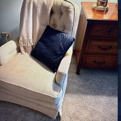 2 White Lounge Chairs