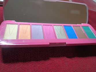 Revolution Brave spirit collection make up pallet