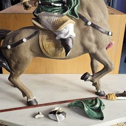Vintage Asian Guan Gong God of war statue 3 broken pc can be glued /and 1 missing from the horse