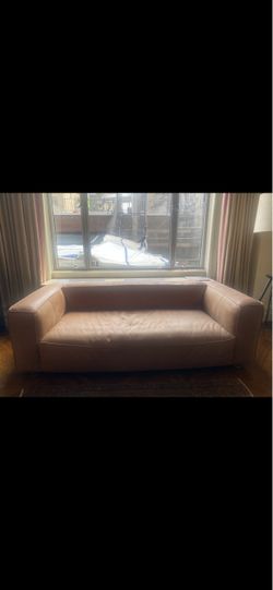 ARHAUS LEATHER COUCH