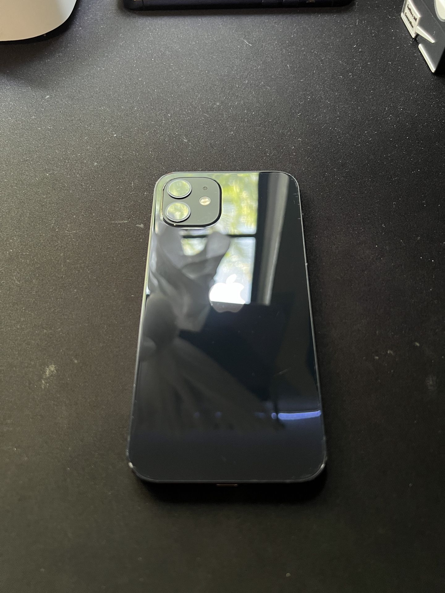 iPhone 12 (UNLOCKED 128GB)
