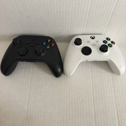 Xbox Wireless Controllers – Black and White $45 EACH