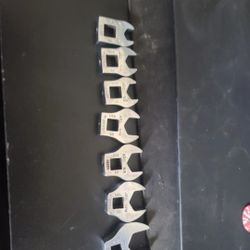 Mac Tools 7pc SAE Crow Feet Set 3/8 Thru 13/16
Great condition sizes are in photo