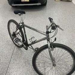 Trek - Mountain Bike