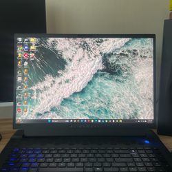 Alienware - m18 R2 18”