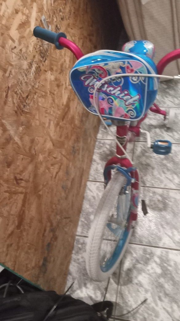 Mischief girl Bike "18   $70Location Pharr Texas 78577