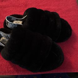 UGG