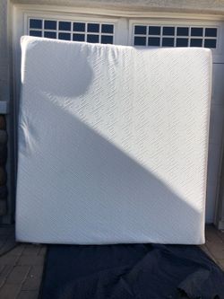 Like New King Size Foam Mattress - Can Deliver!