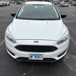 Ford Focus S 2015