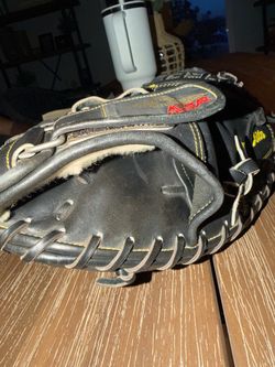 All Star Pro Elite 34” Baseball Catcher’s mitt