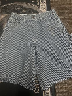 Raspberry hills shorts size small