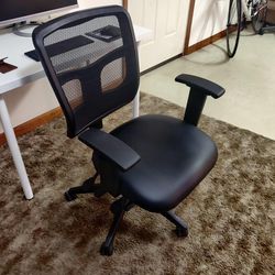 Steelcase Office Chair With Mesh Back