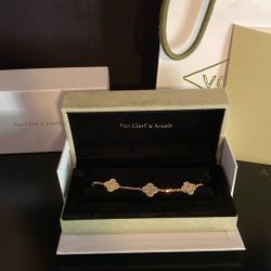 VCA Gold Womens Bracelet 