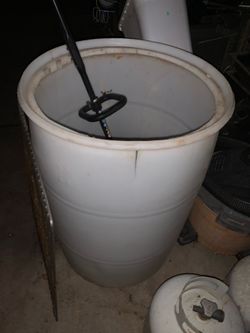 (Heavily Discounted) Extra Extra Large White Bucket Container Box