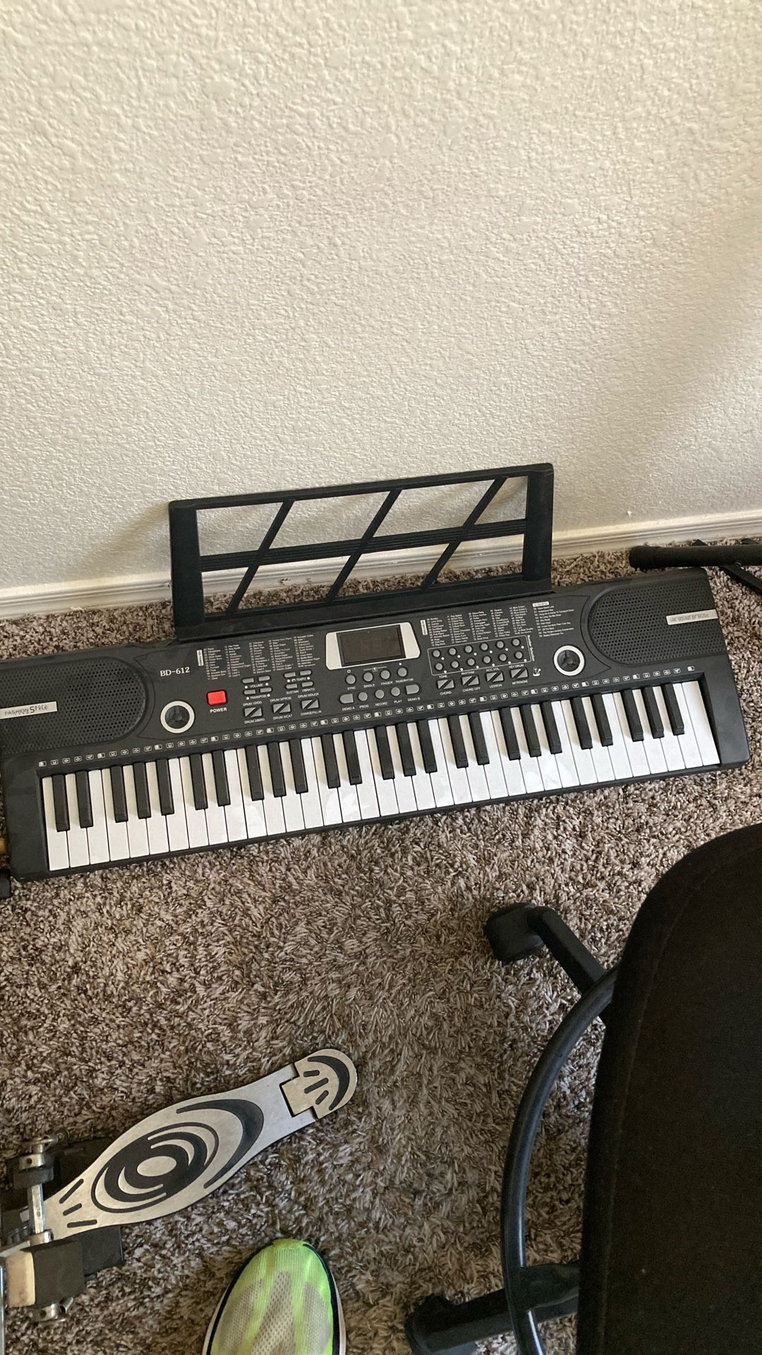 Small Keyboard With Mic