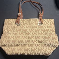 Michael Kors Signature Tote Beige And Mocha