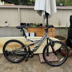 Trek Y26 Mountain Bike – 26” Tires – Great Condition