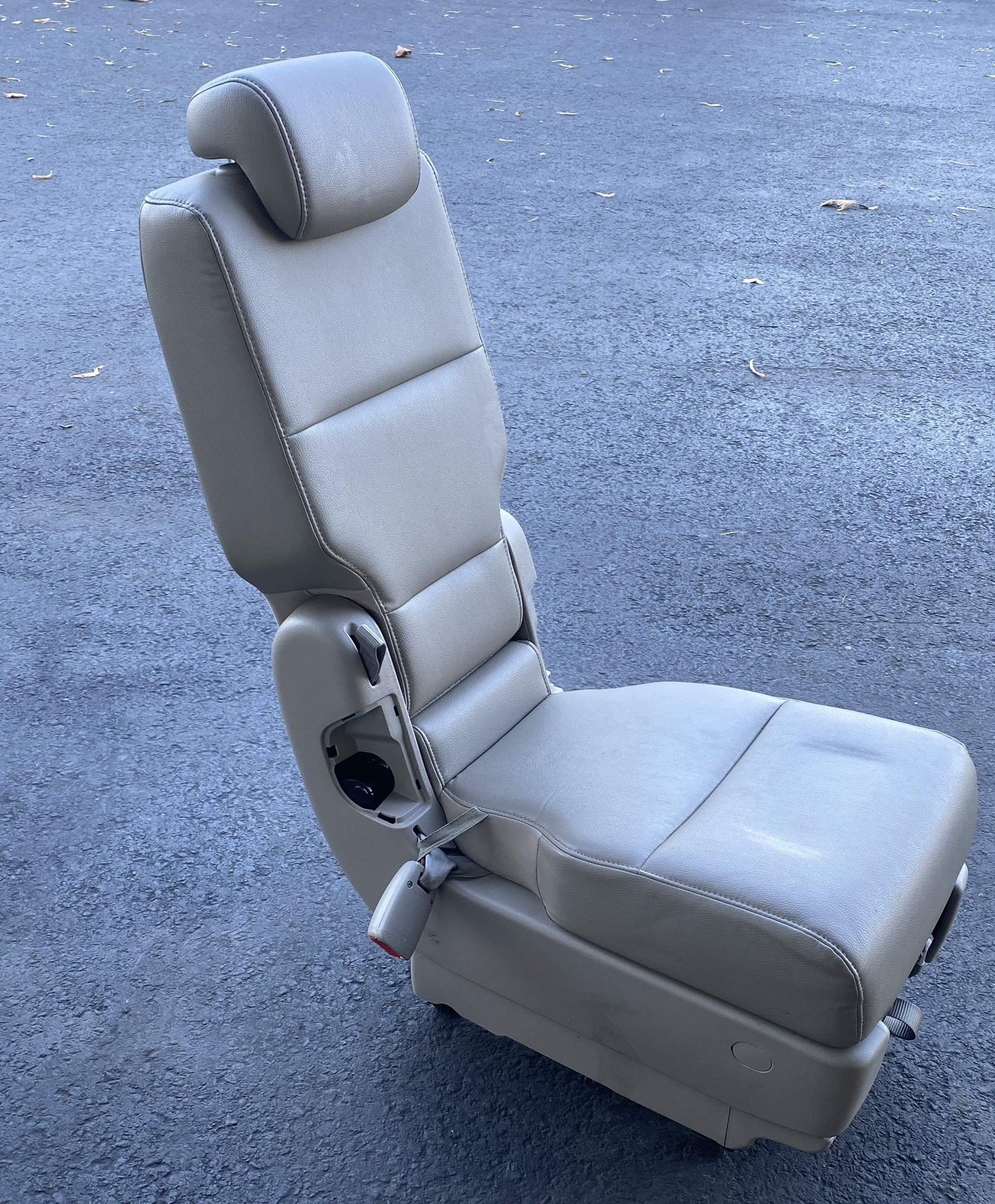 2011-2015 Honda Odyssey Ex-L Rear 2nd Row Middle Booster Seat Beige Leather OEM