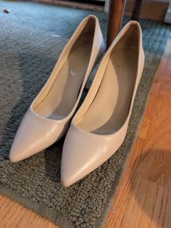 Light Colored Pumps/Heels Women's Size 8