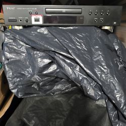 Teac cd-p650 compact disc player