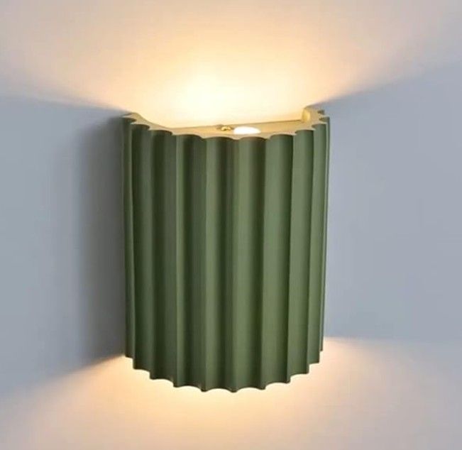 Half-Cylinder Desgin Green Wall Mounted Lamp
