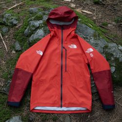 The North Face Summit Series AMK L5 FUTURELIGHT Jacket - Size M (Flare/Red) - $325 🏔️🌲