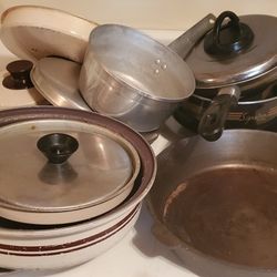 Cookwear And Iron Skillet 