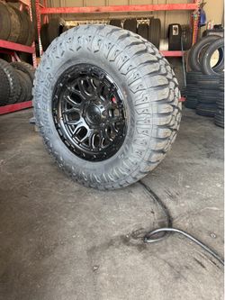 17x9 fuel wheels with brand new 33x12.50 17