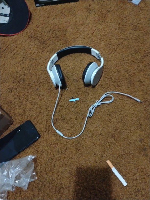 Brand New Headset Five Bucks
